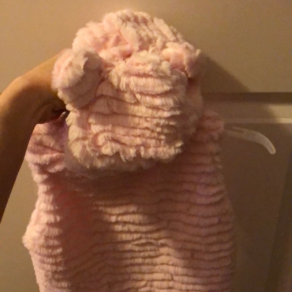 Girl’s hooded soft plush vest - Picture 4 of 4